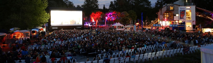 Séance de cinéma de plein air à la gravière de Weil am Rhein